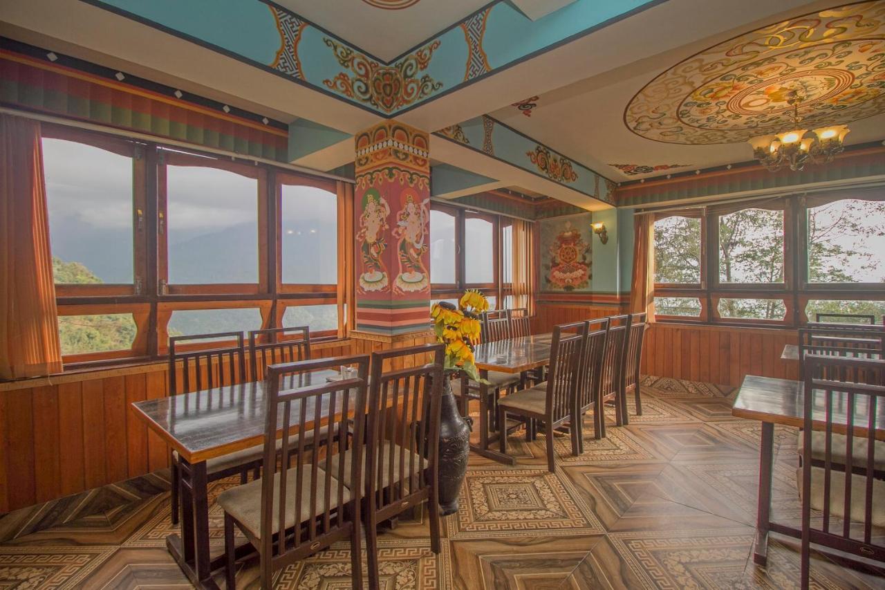 Retreat Hotel & Spa Гангток Экстерьер фото